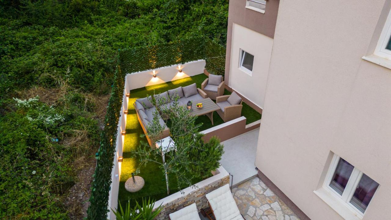 Bruno'S Poolside Apartments - Near Beach Trogir Zewnętrze zdjęcie