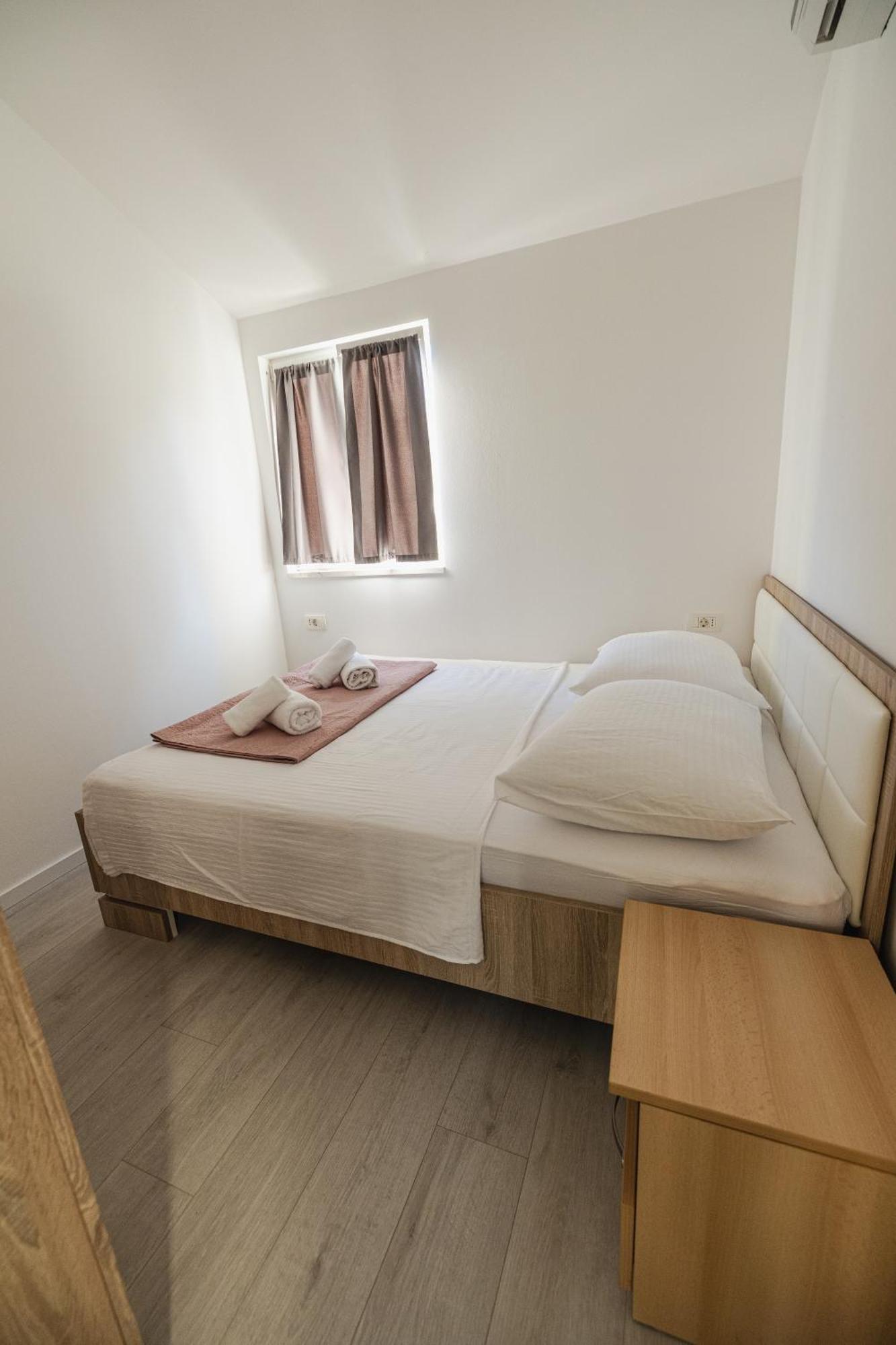 Bruno'S Poolside Apartments - Near Beach Trogir Zewnętrze zdjęcie