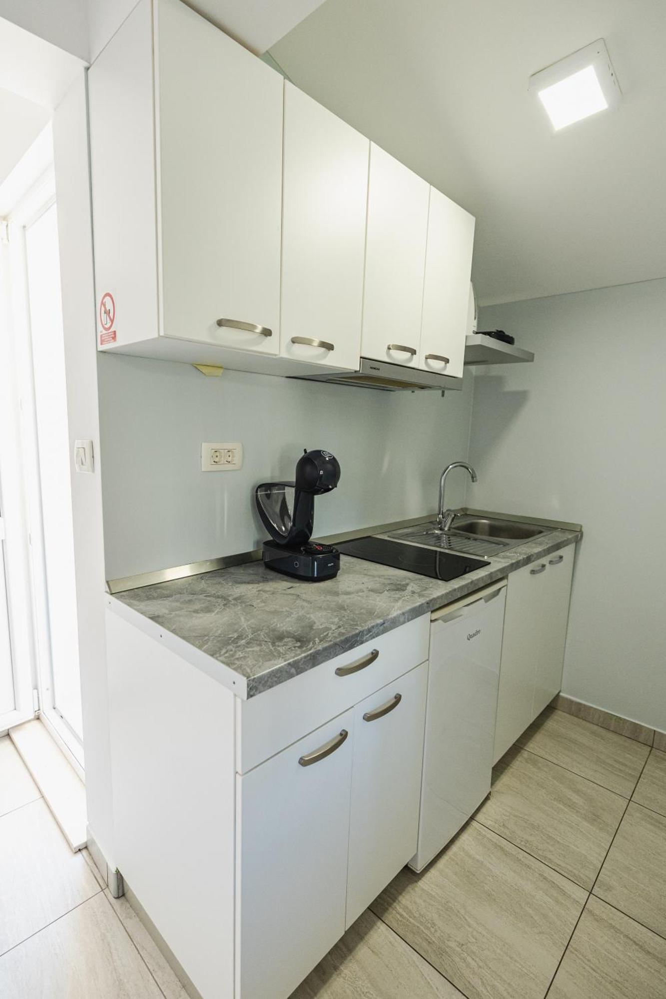 Bruno'S Poolside Apartments - Near Beach Trogir Zewnętrze zdjęcie