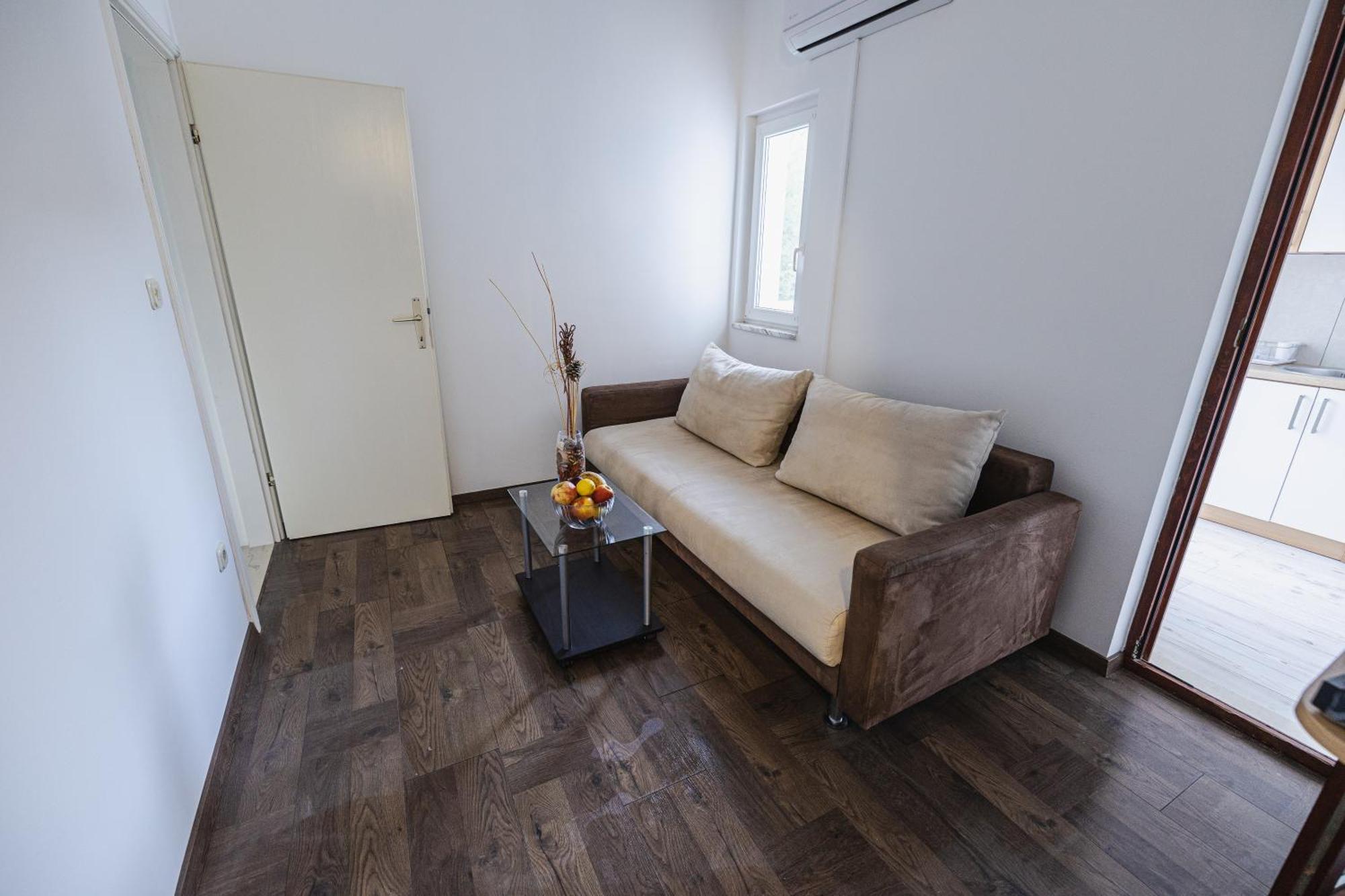 Bruno'S Poolside Apartments - Near Beach Trogir Zewnętrze zdjęcie