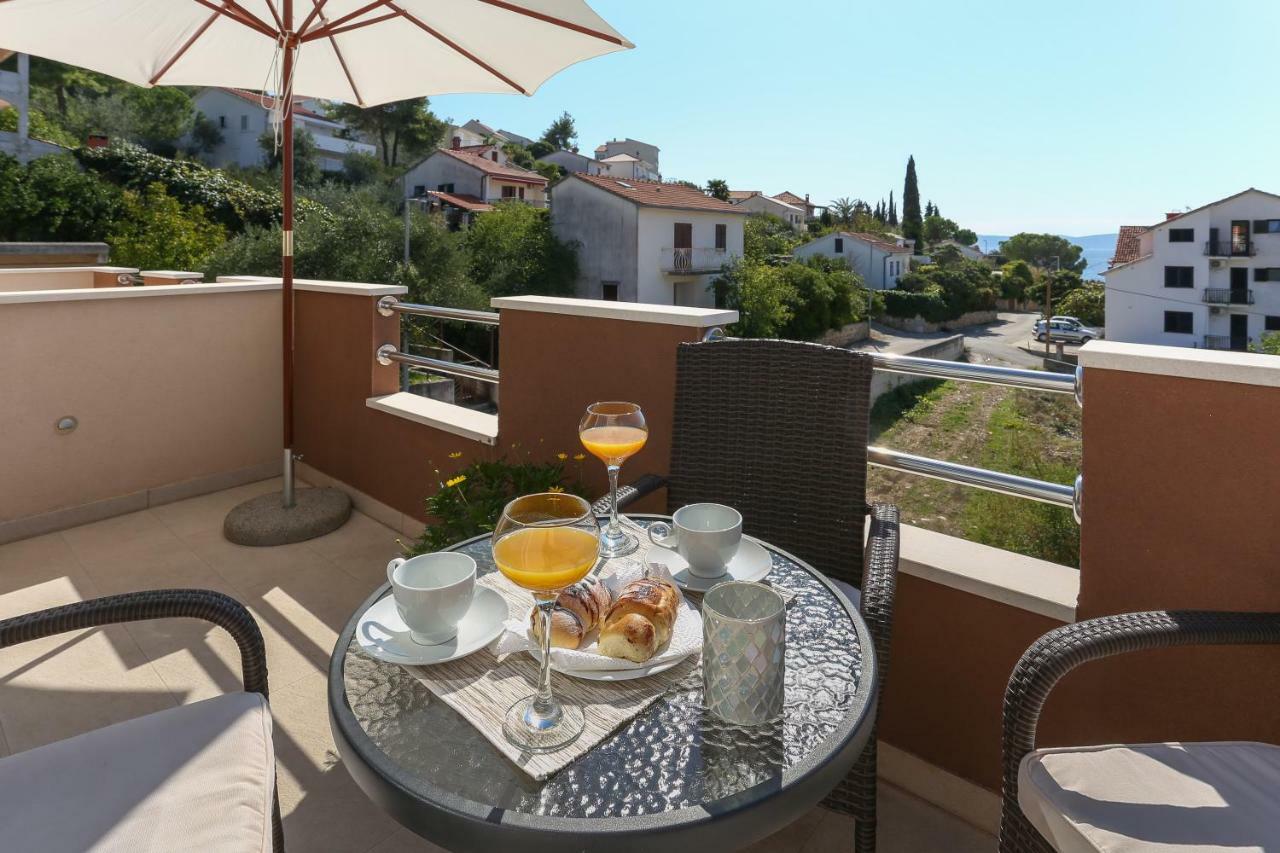Bruno'S Poolside Apartments - Near Beach Trogir Zewnętrze zdjęcie